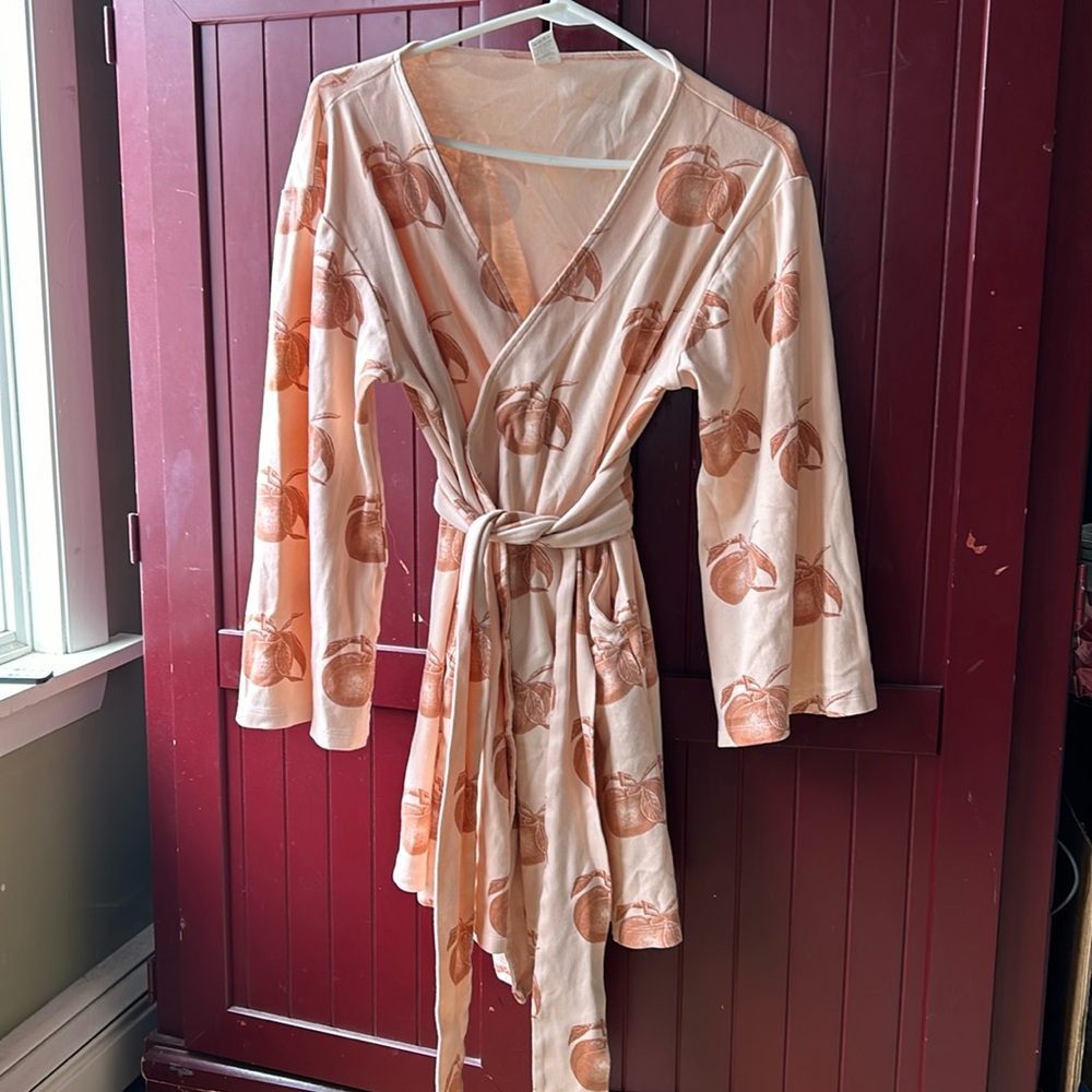 Kate Quinn peach short robe